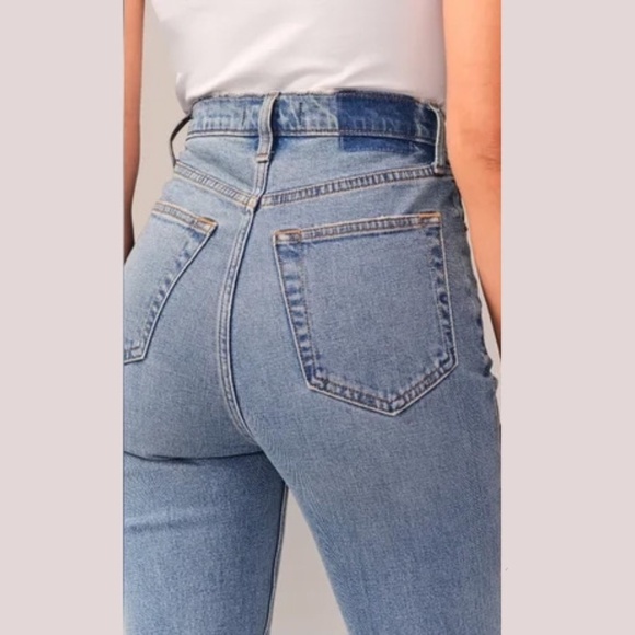 Ultra High Rise 90s Slim Straight Jean 27 Short - Picture 3 of 7